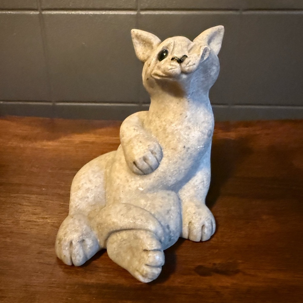 Vintage Quarry Critters cat named Carla. 🐱